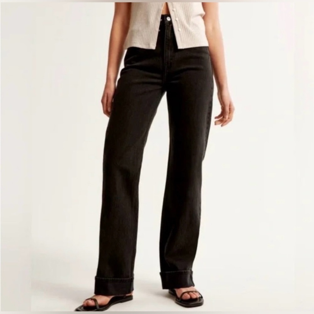Abercrombie & Fitch Curve Love High Rise 90s Relaxed Jean in Black with Cuff Hem